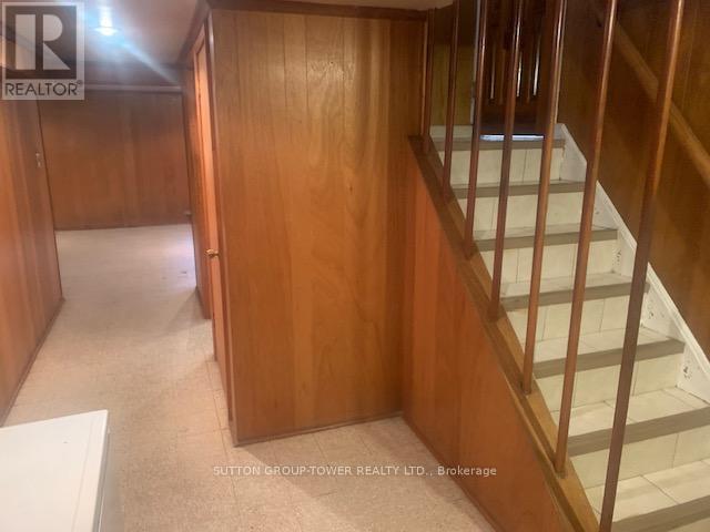 121 Denbigh Crescent, Toronto, Ontario  M3M 2T4 - Photo 22 - W12455402