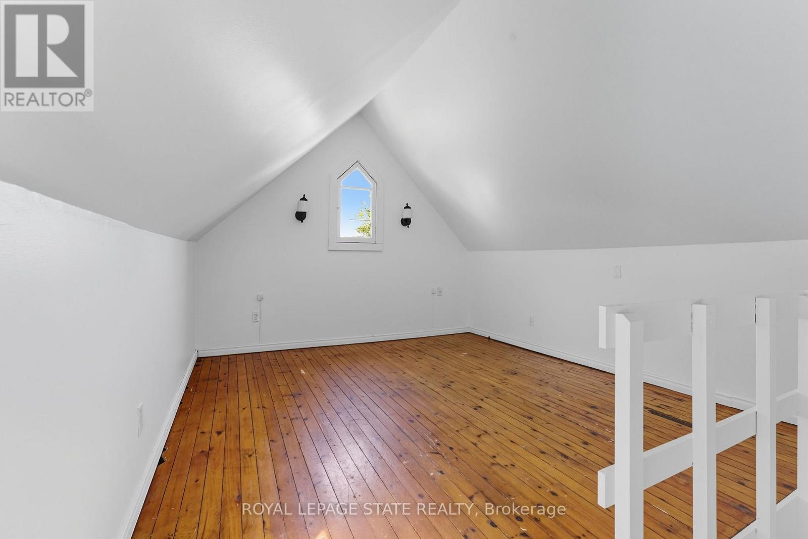 8 Tasker Street, St. Catharines, Ontario  L2R 3Z8 - Photo 9 - X12455372