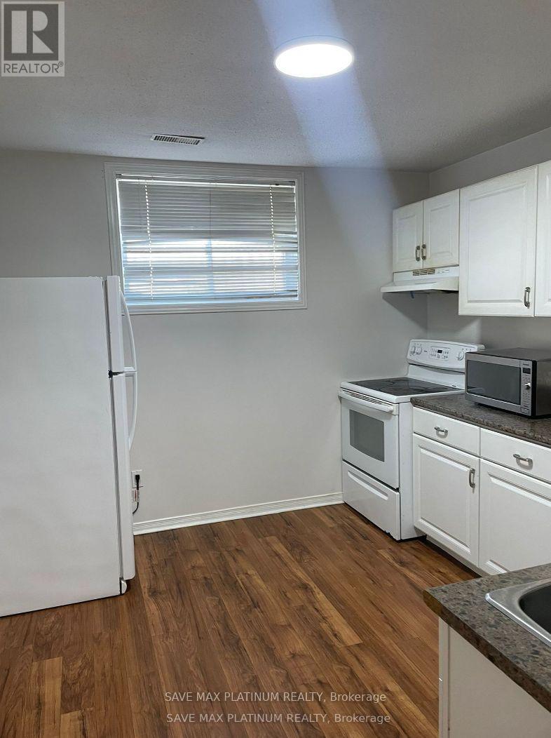 24 Limerick Lane, Brantford, Ontario  N3T 6L3 - Photo 11 - X12455380