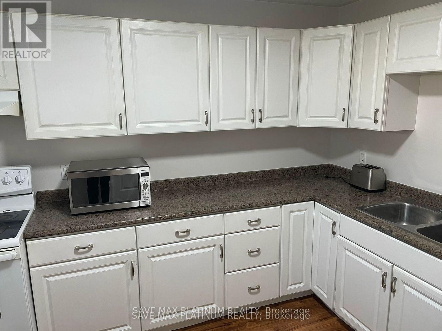 24 Limerick Lane, Brantford, Ontario  N3T 6L3 - Photo 12 - X12455380