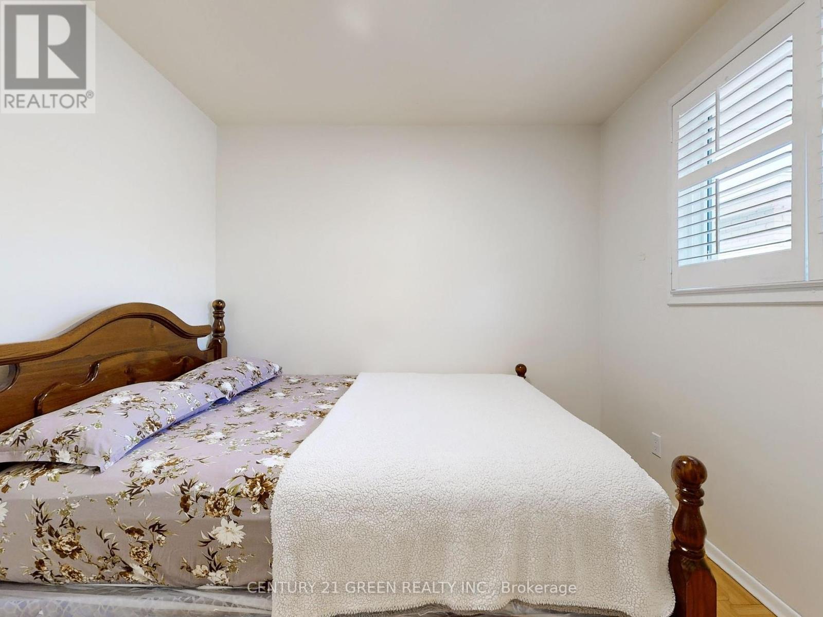 591 Dogwood Lane, Waterloo, Ontario  N2L 4Y1 - Photo 17 - X12455398