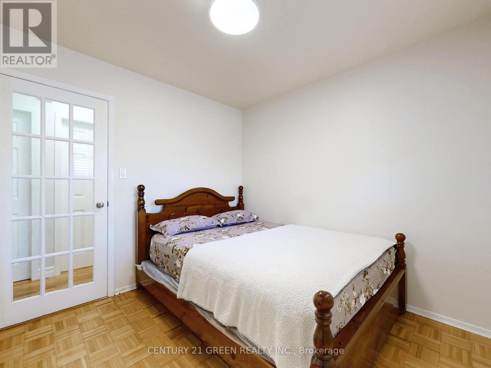 591 Dogwood Lane, Waterloo, Ontario  N2L 4Y1 - Photo 18 - X12455398