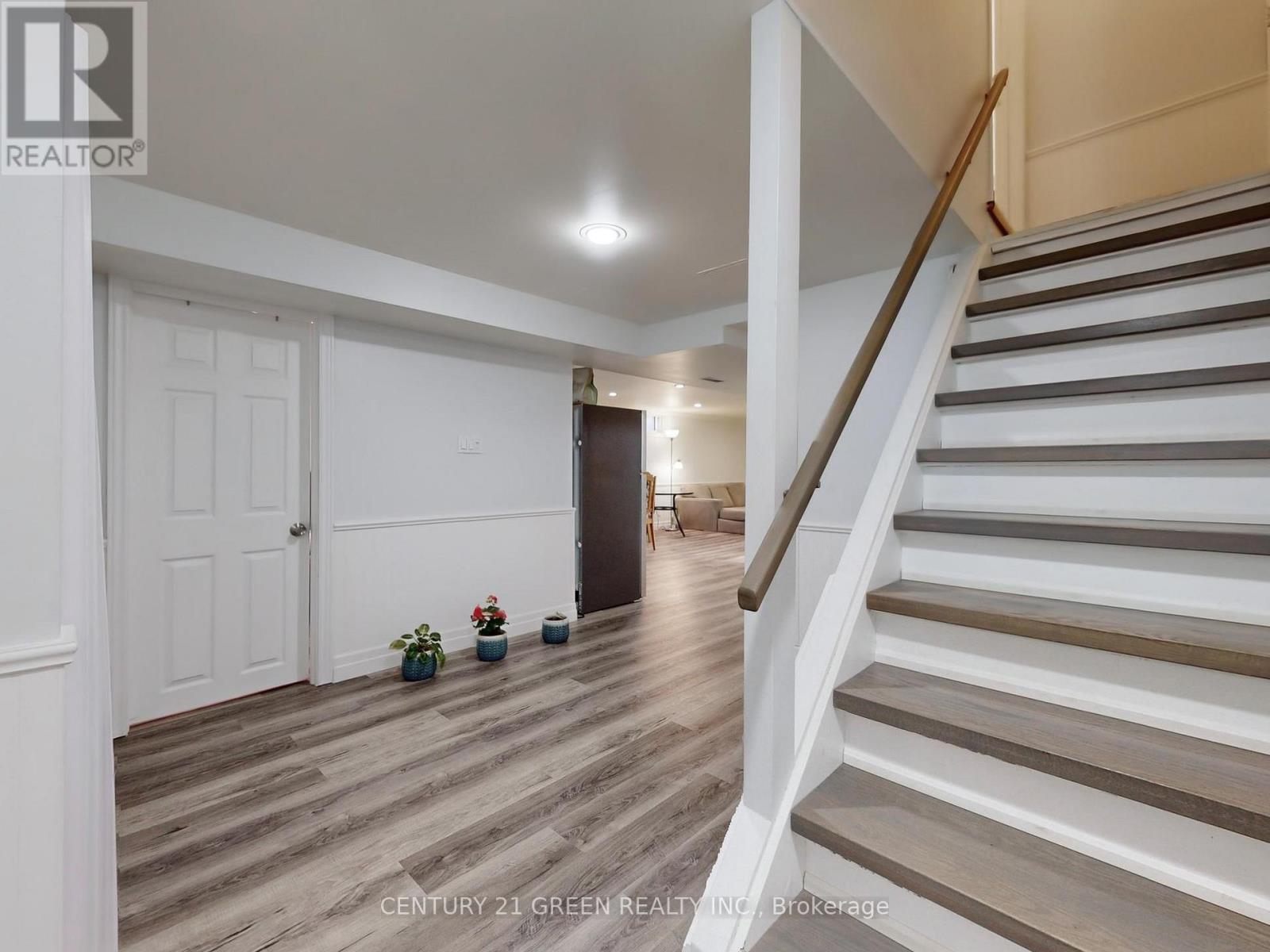 591 Dogwood Lane, Waterloo, Ontario  N2L 4Y1 - Photo 22 - X12455398