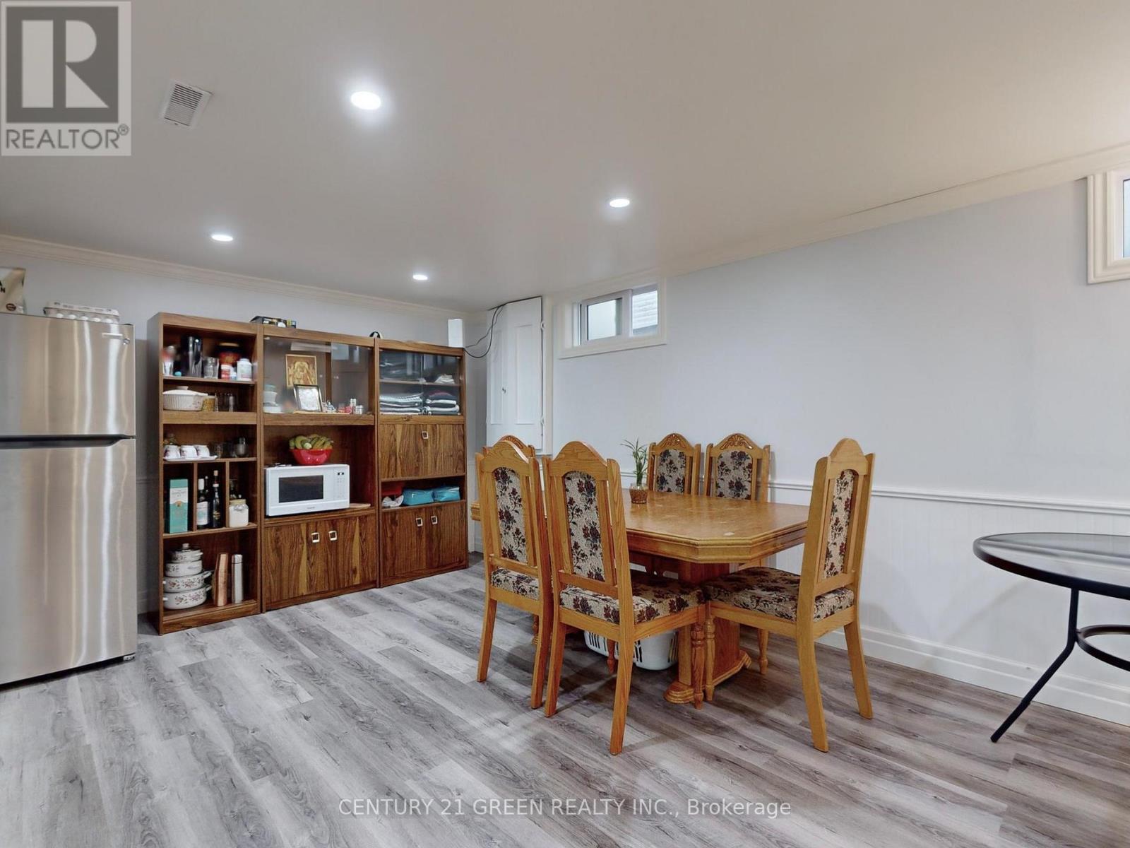 591 Dogwood Lane, Waterloo, Ontario  N2L 4Y1 - Photo 27 - X12455398