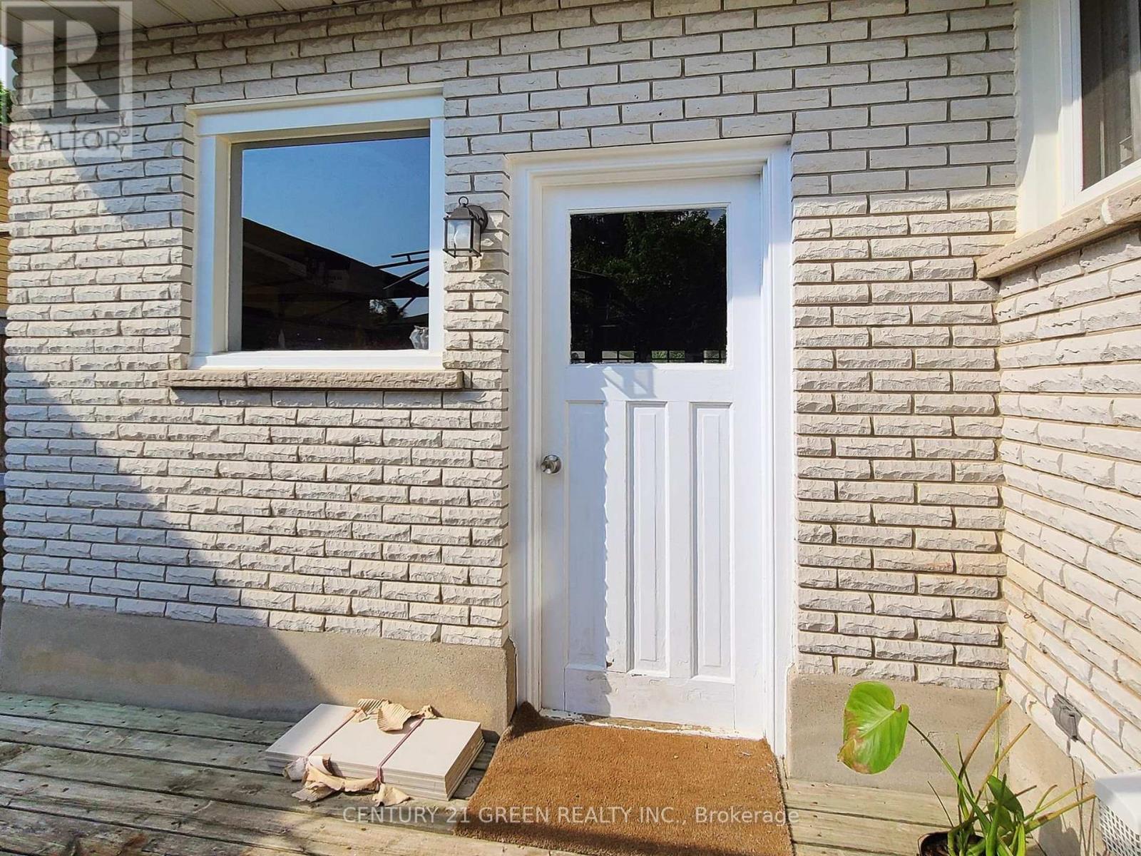 591 Dogwood Lane, Waterloo, Ontario  N2L 4Y1 - Photo 37 - X12455398