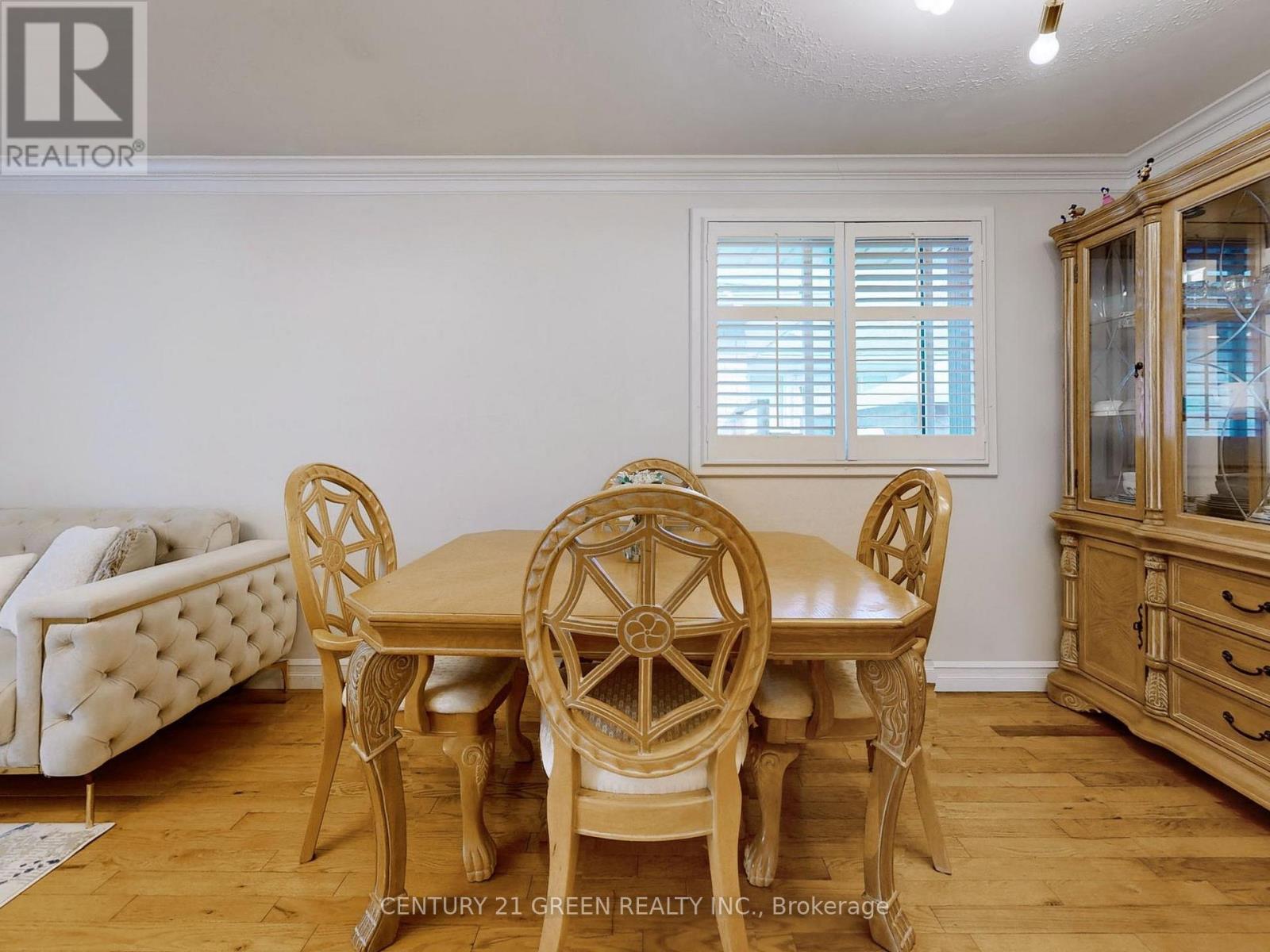 591 Dogwood Lane, Waterloo, Ontario  N2L 4Y1 - Photo 7 - X12455398