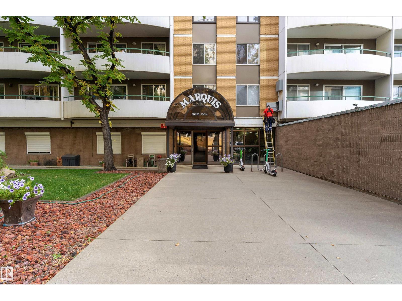 #1207 9725 106 St Nw, Edmonton, Alberta  T5K 1B5 - Photo 2 - E4461565