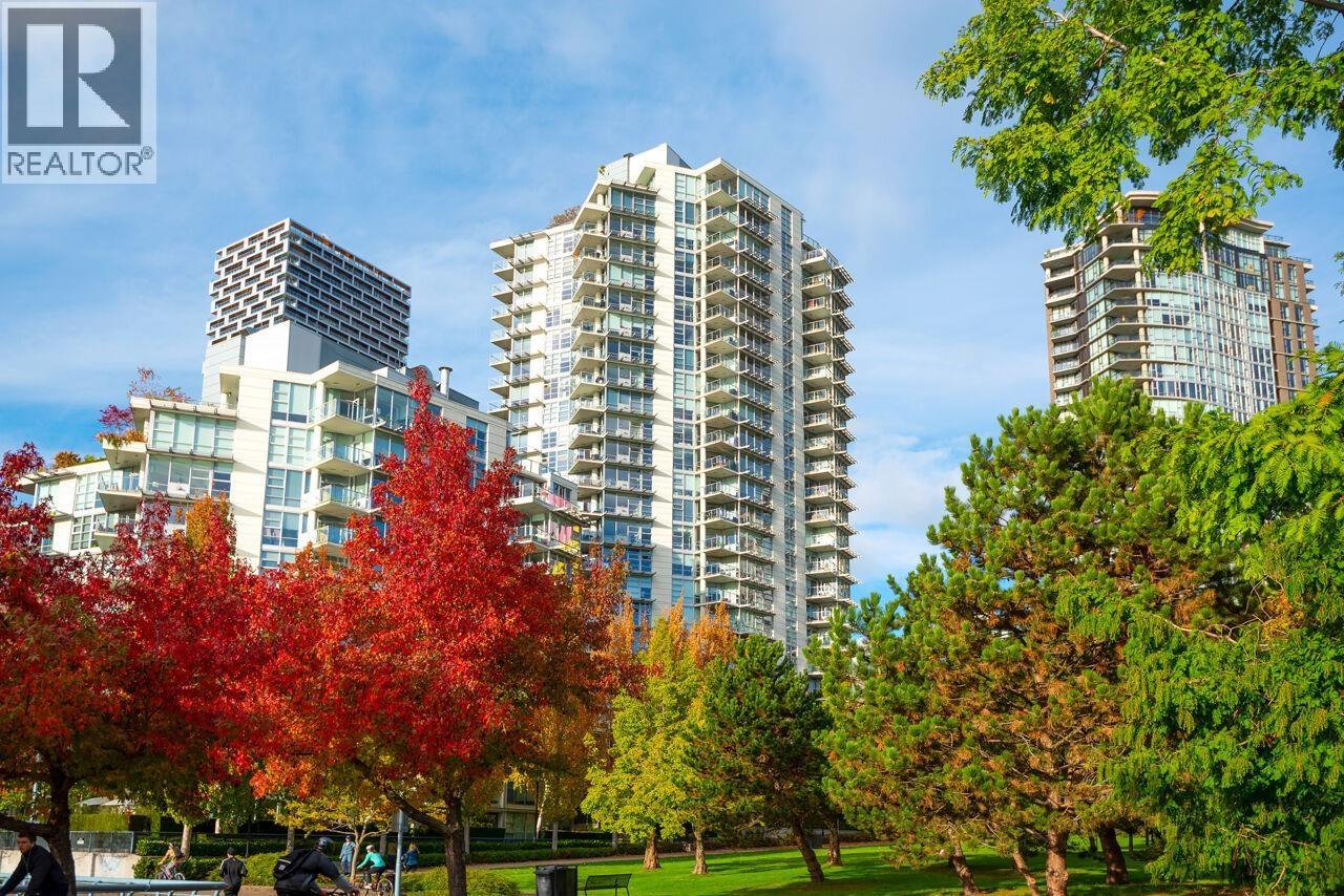 305 638 BEACH CRESCENT, Vancouver, British Columbia