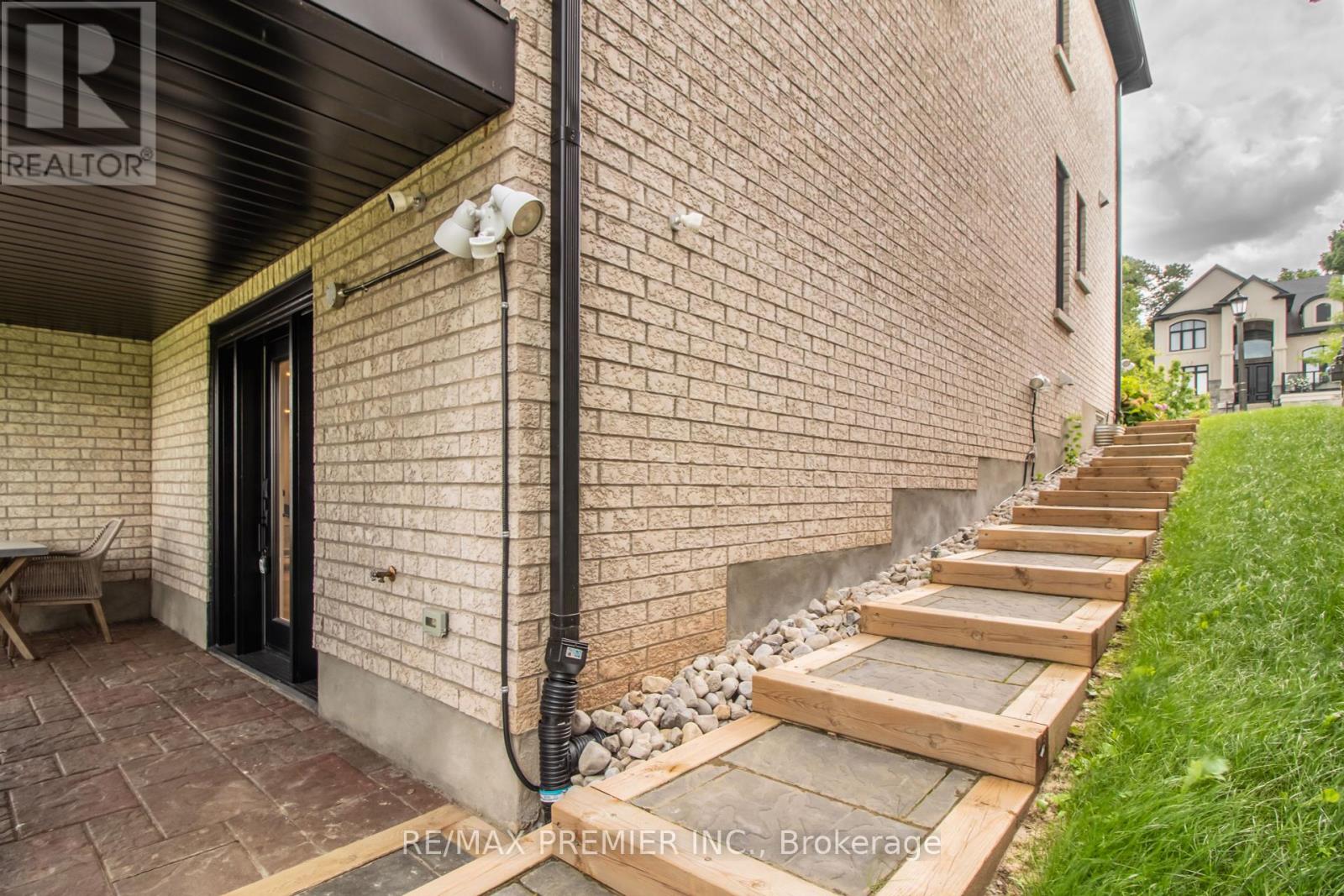 4 Kenmir Avenue, Niagara-On-The-Lake, Ontario  L0S 1J1 - Photo 30 - X12449833