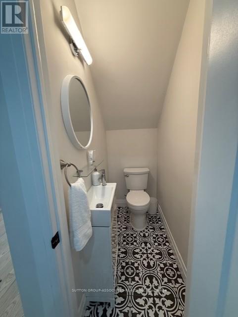 Main - 129 Seaton Street, Toronto, Ontario  M5A 2T2 - Photo 5 - C12455437