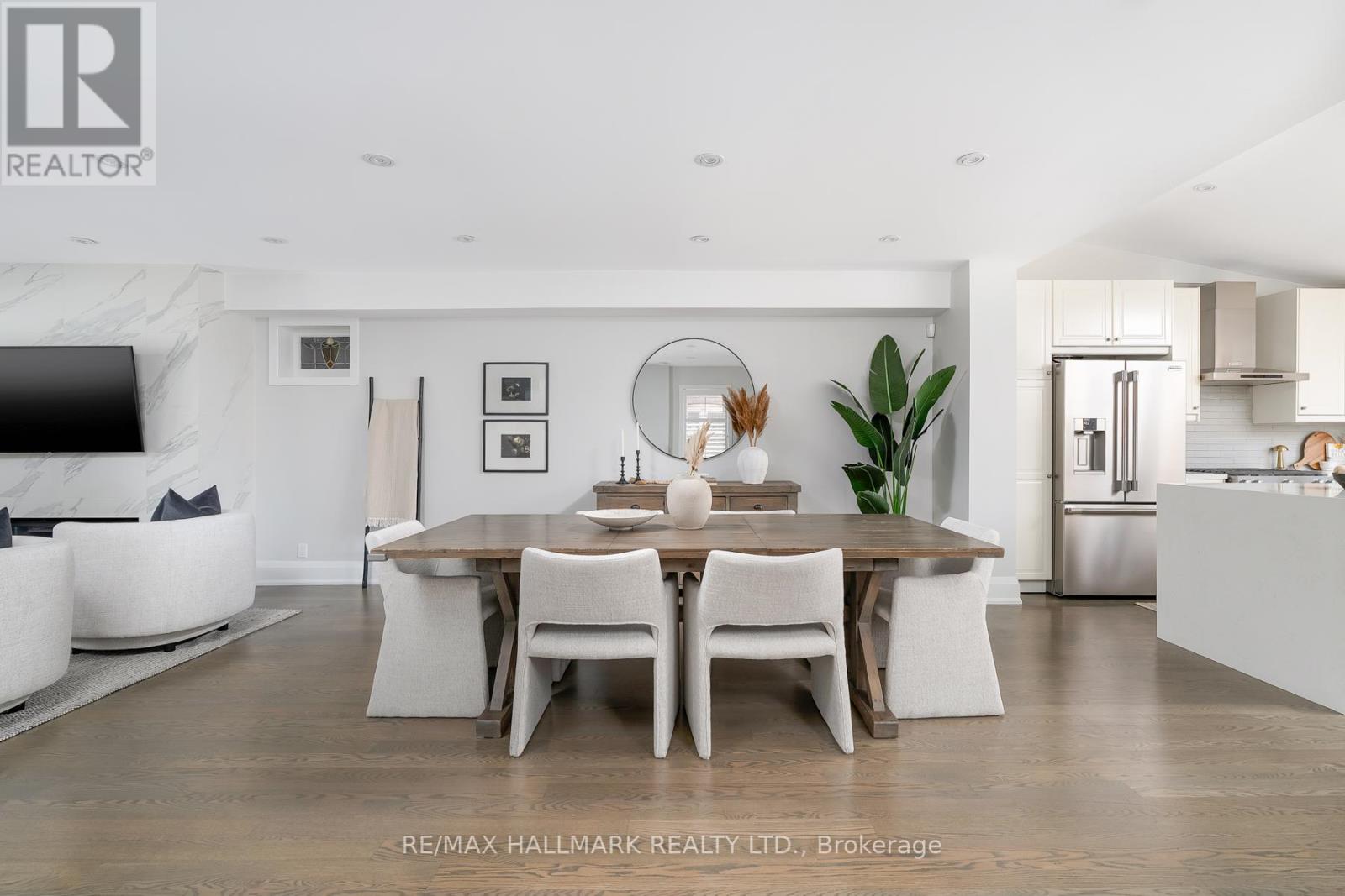 29 Lesmount Avenue, Toronto (Danforth Village-East York), Ontario  M4J 3V5 - Photo 11 - E12455450
