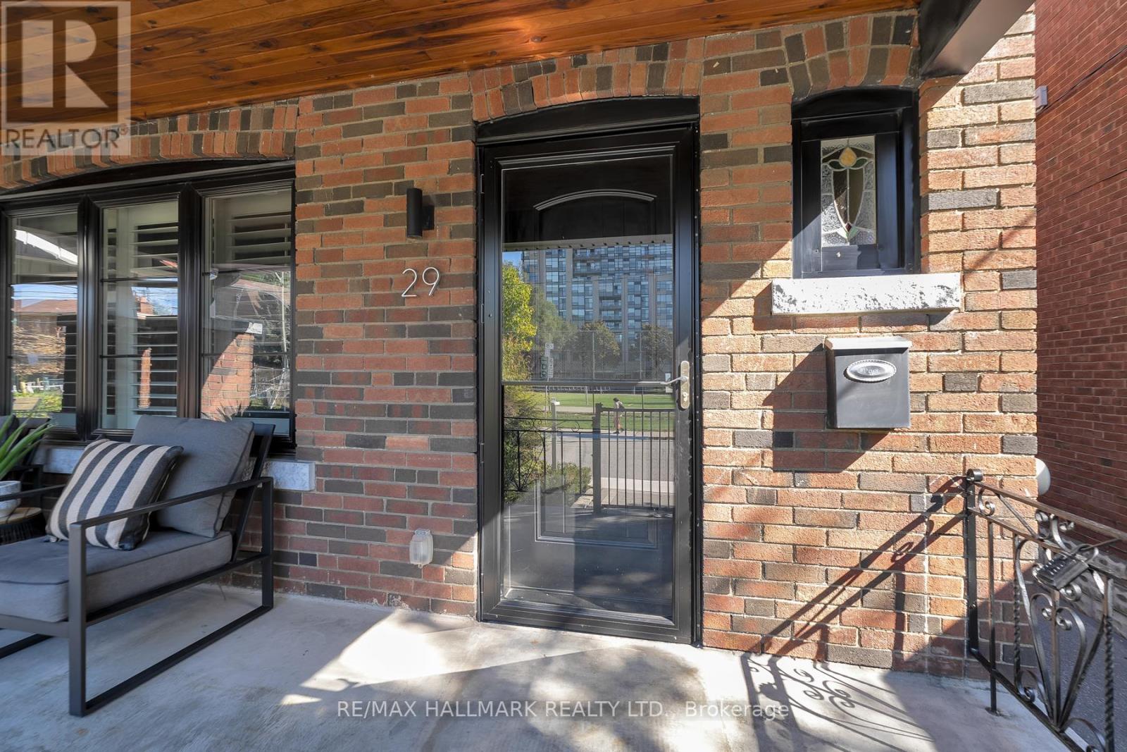 29 Lesmount Avenue, Toronto (Danforth Village-East York), Ontario  M4J 3V5 - Photo 2 - E12455450