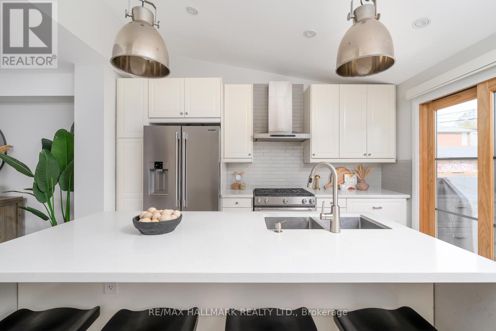 29 Lesmount Avenue, Toronto (Danforth Village-East York), Ontario  M4J 3V5 - Photo 22 - E12455450