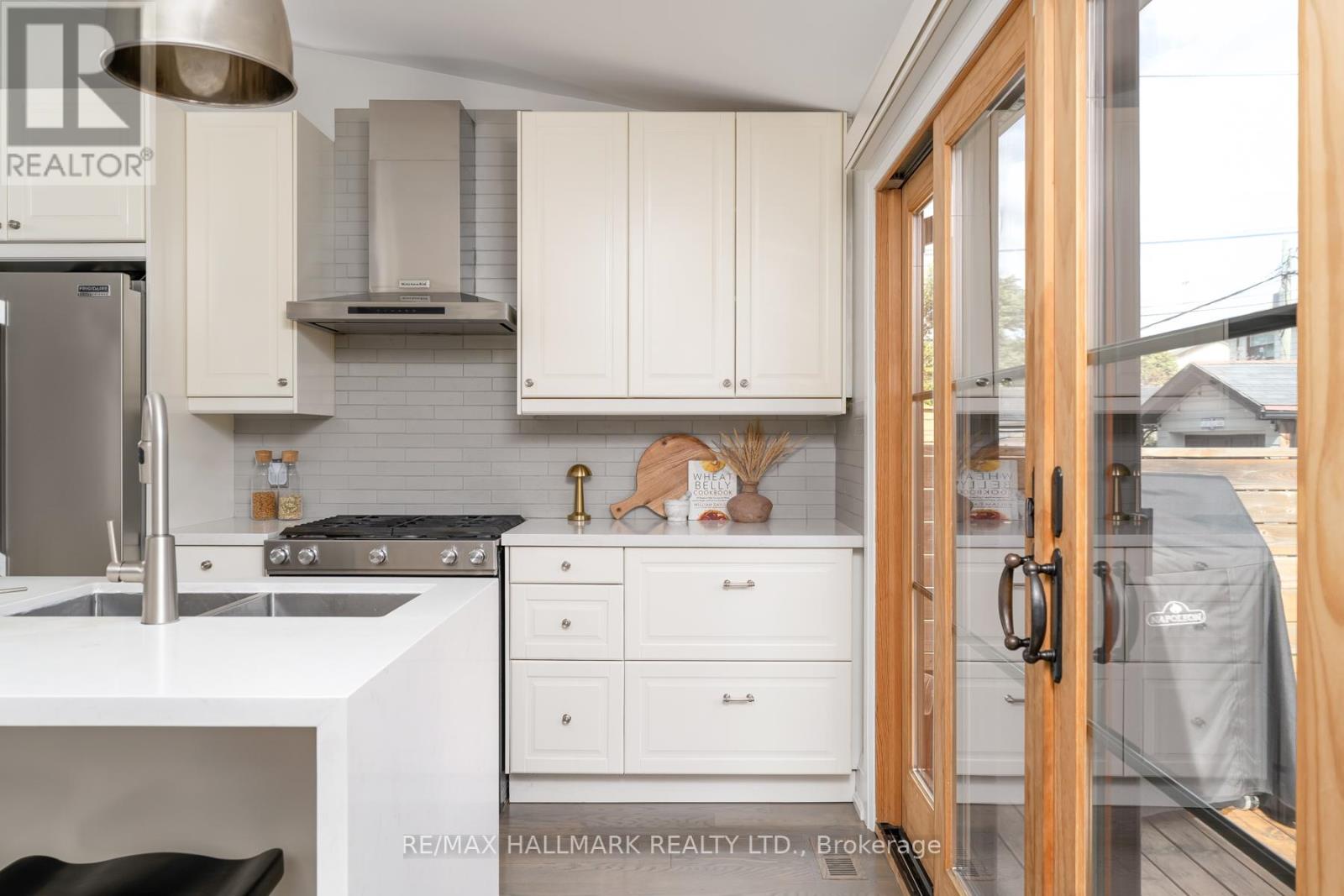 29 Lesmount Avenue, Toronto (Danforth Village-East York), Ontario  M4J 3V5 - Photo 24 - E12455450