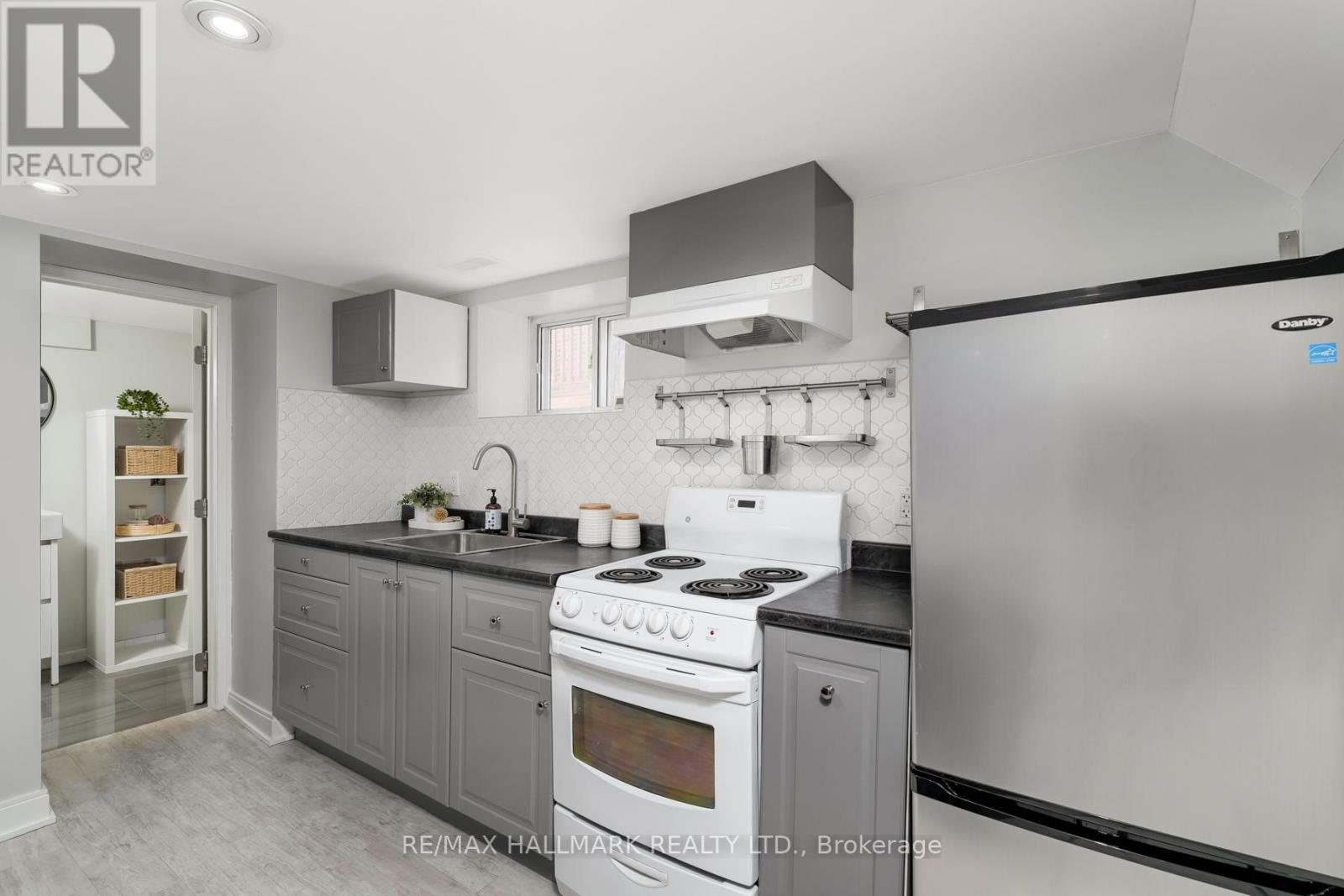 29 Lesmount Avenue, Toronto (Danforth Village-East York), Ontario  M4J 3V5 - Photo 38 - E12455450