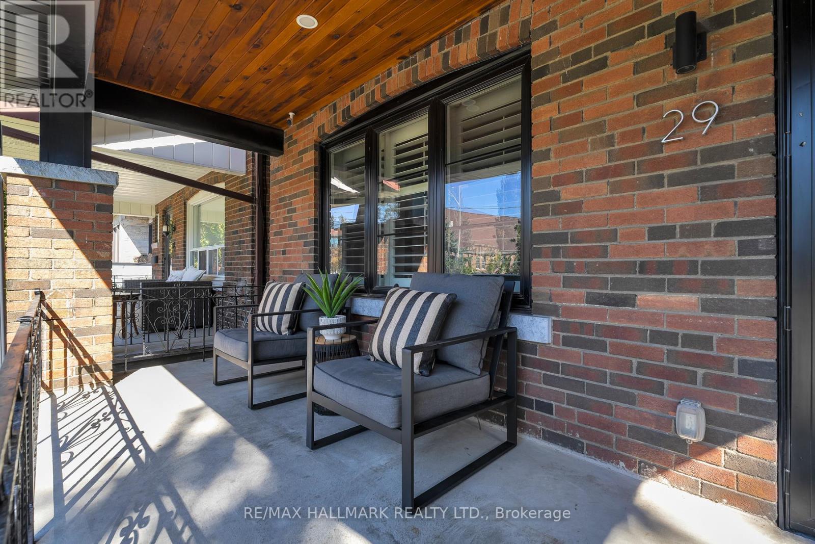 29 Lesmount Avenue, Toronto (Danforth Village-East York), Ontario  M4J 3V5 - Photo 4 - E12455450