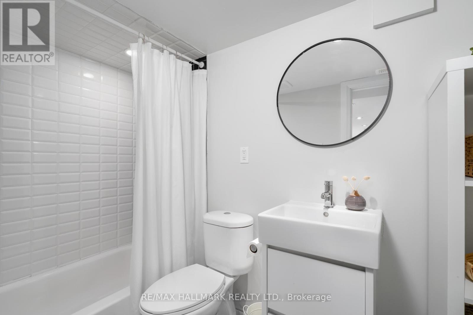 29 Lesmount Avenue, Toronto (Danforth Village-East York), Ontario  M4J 3V5 - Photo 40 - E12455450