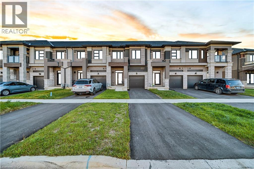 28 DENNIS Avenue, Brantford, Ontario