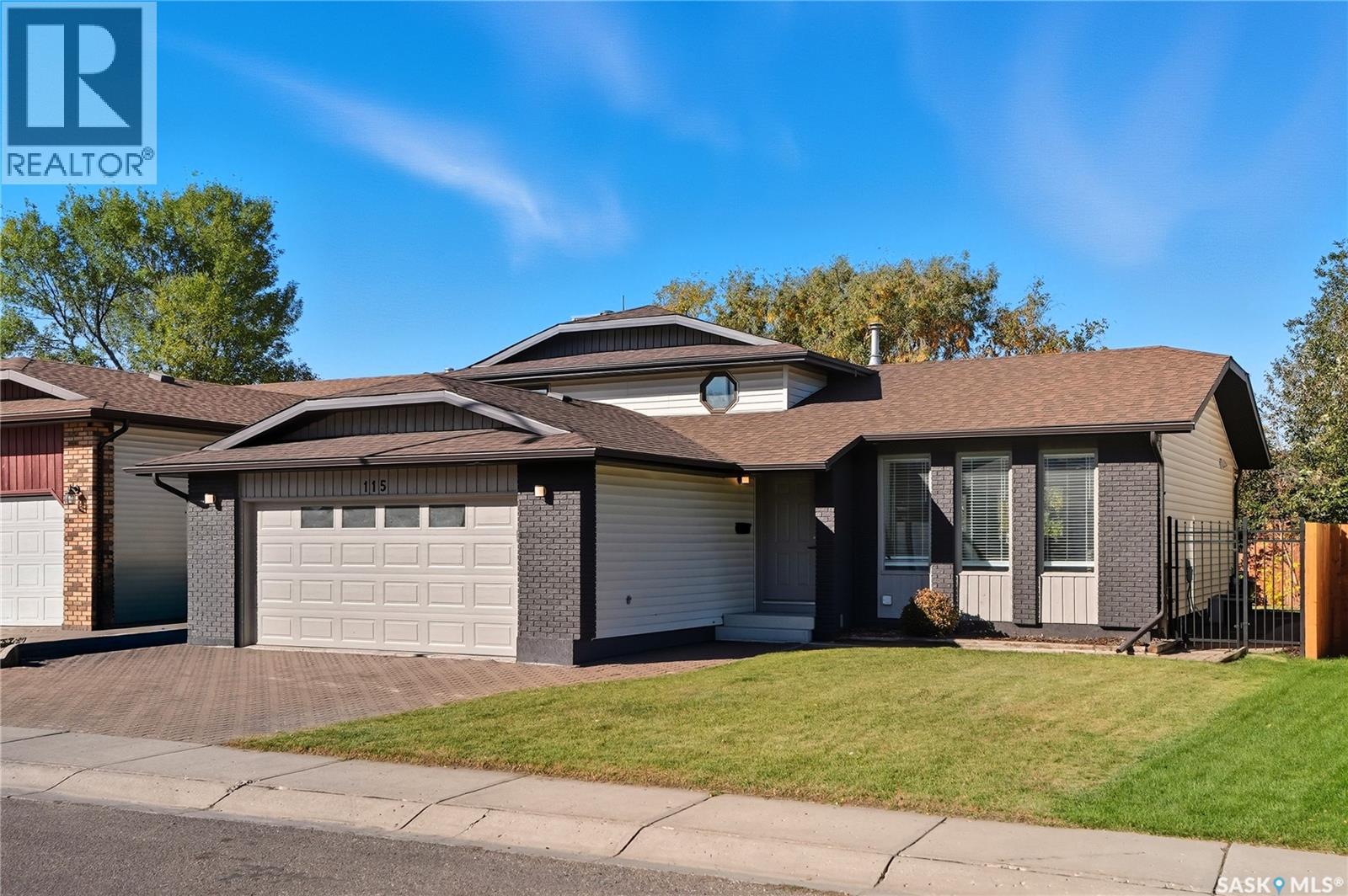 115 Smoothstone Crescent, Saskatoon, Saskatchewan  S7J 4T1 - Photo 2 - SK020532