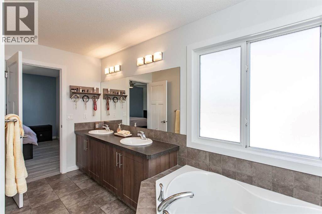 246 Viscount Drive, Red Deer, Alberta  T4R 0M7 - Photo 27 - A2243957