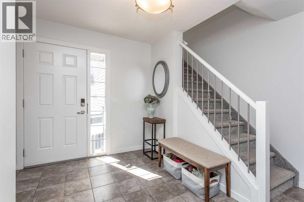 246 Viscount Drive, Red Deer, Alberta  T4R 0M7 - Photo 2 - A2243957