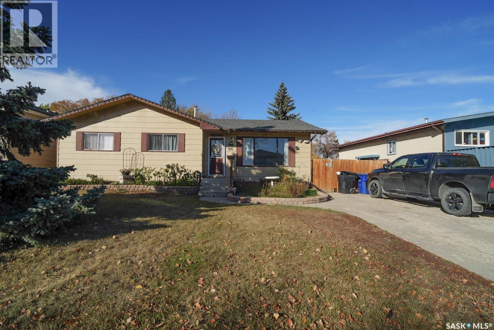 106 Clancy Drive, Saskatoon, Saskatchewan  S7M 4L2 - Photo 2 - SK020417