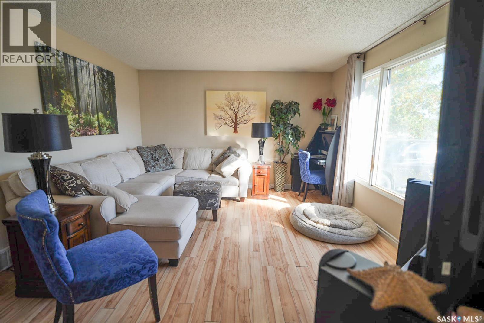 106 Clancy Drive, Saskatoon, Saskatchewan  S7M 4L2 - Photo 3 - SK020417