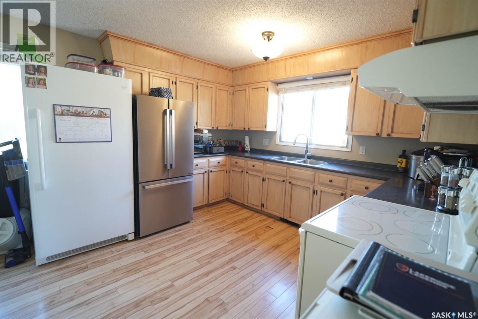 106 Clancy Drive, Saskatoon, Saskatchewan  S7M 4L2 - Photo 5 - SK020417