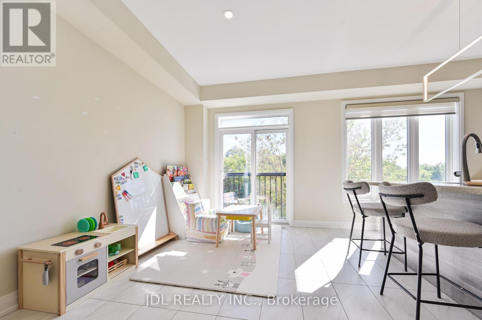 17 Thomas Foster Street, Markham, Ontario  L6C 0Z4 - Photo 12 - N12455439
