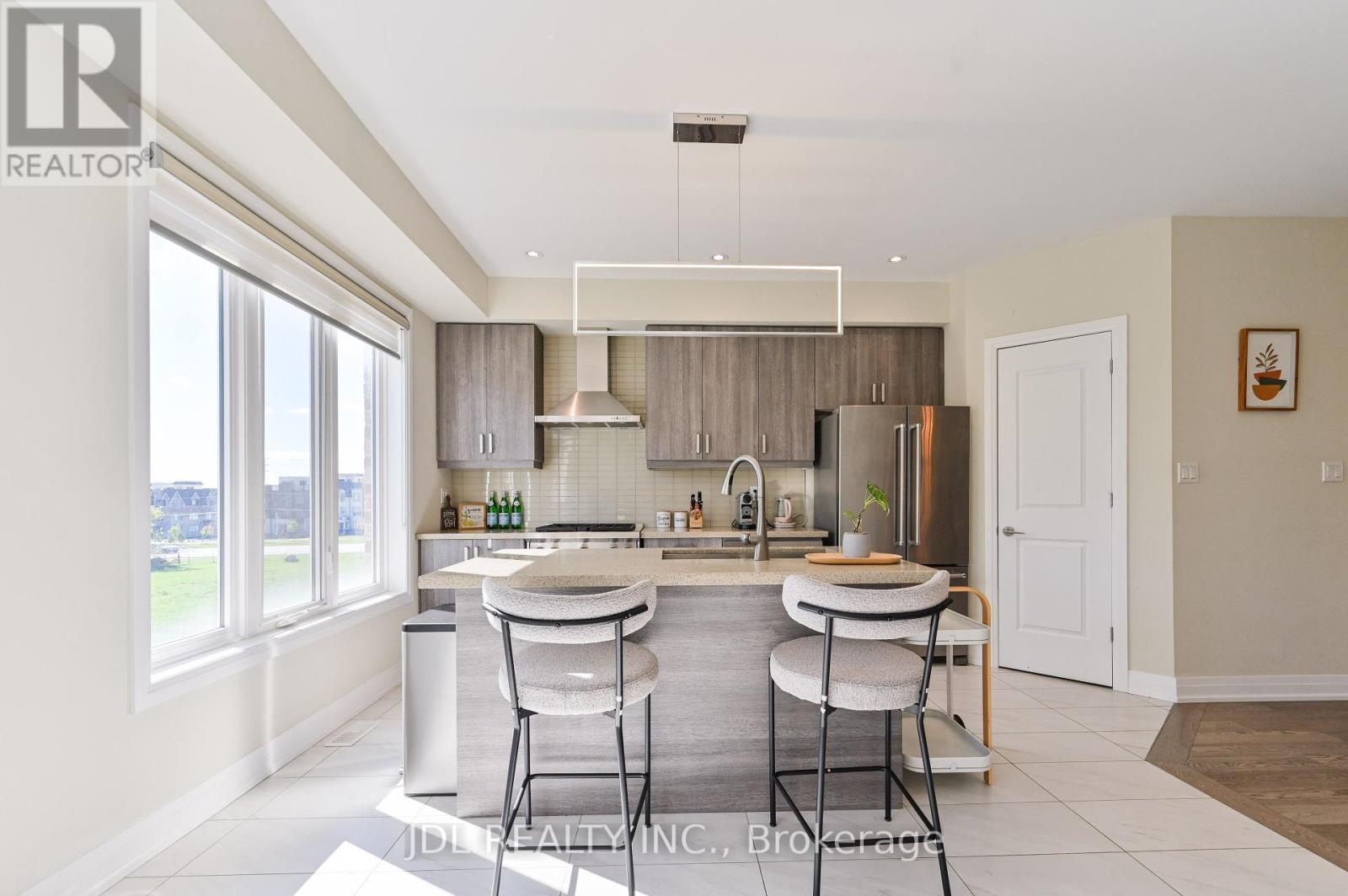 17 Thomas Foster Street, Markham, Ontario  L6C 0Z4 - Photo 13 - N12455439