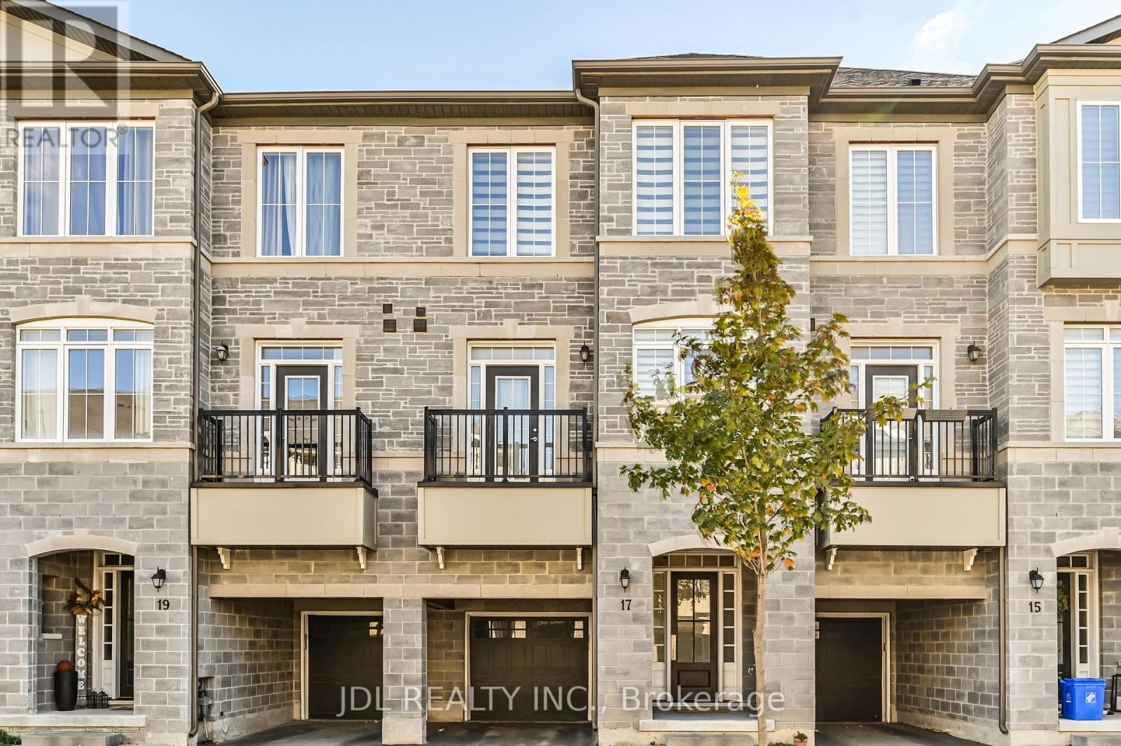 17 Thomas Foster Street, Markham, Ontario  L6C 0Z4 - Photo 2 - N12455439