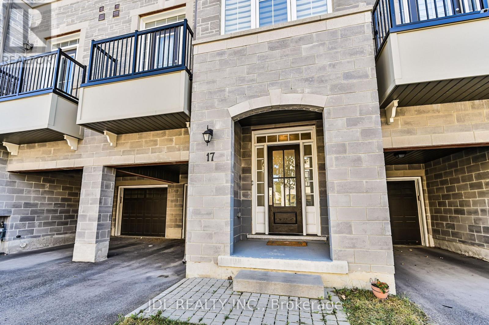 17 Thomas Foster Street, Markham, Ontario  L6C 0Z4 - Photo 3 - N12455439