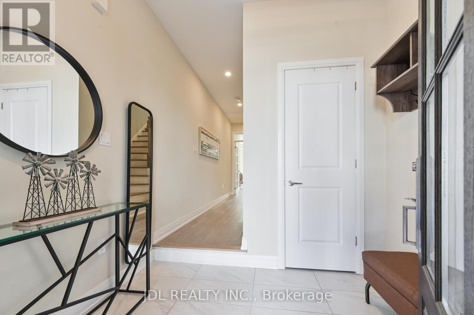 17 Thomas Foster Street, Markham, Ontario  L6C 0Z4 - Photo 4 - N12455439