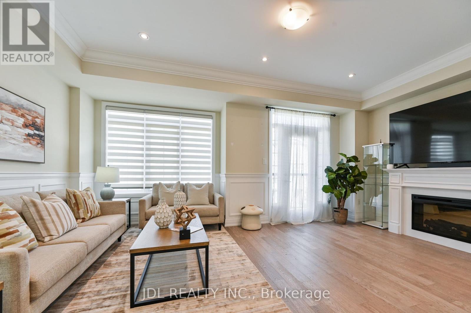 17 Thomas Foster Street, Markham, Ontario  L6C 0Z4 - Photo 8 - N12455439