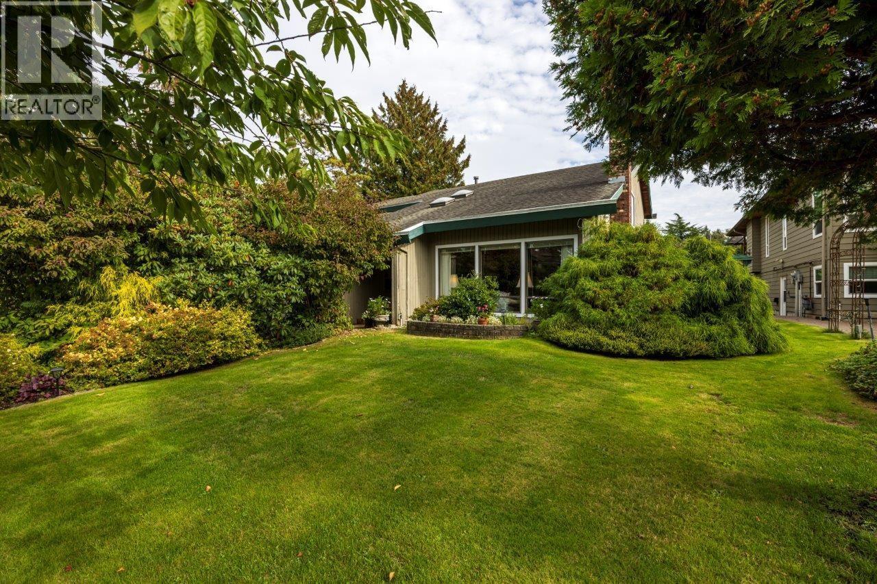 6364 Parkview Place, Burnaby, British Columbia  V5E 4B6 - Photo 2 - R3056783