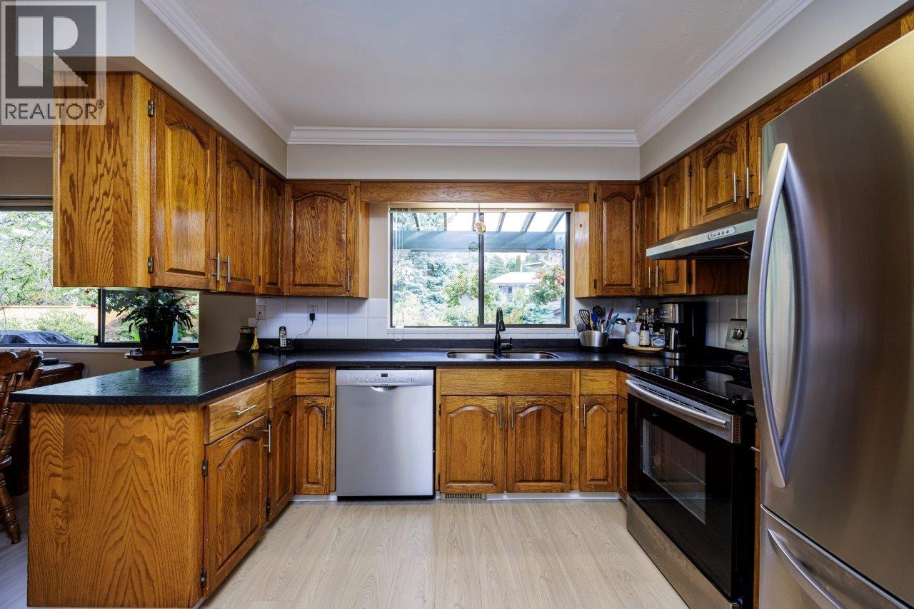 6364 Parkview Place, Burnaby, British Columbia  V5E 4B6 - Photo 12 - R3056783
