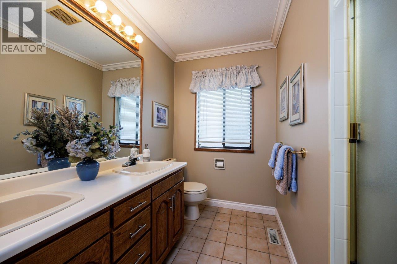 6364 Parkview Place, Burnaby, British Columbia  V5E 4B6 - Photo 25 - R3056783