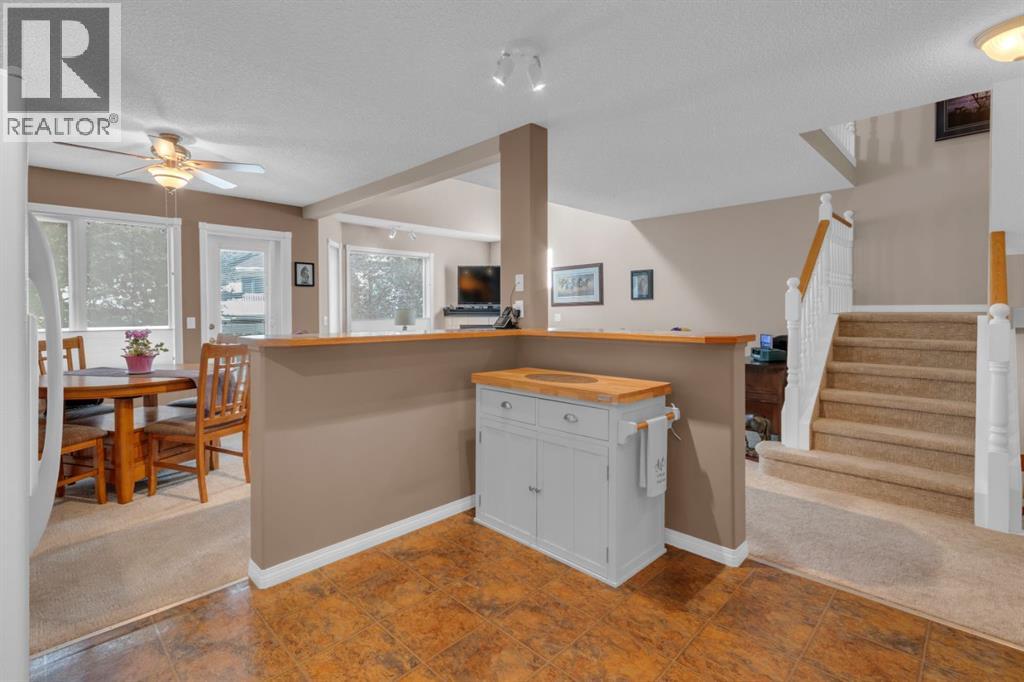 19, 200 Sandstone Drive Nw, Calgary, Alberta  T3K 4N7 - Photo 11 - A2262398