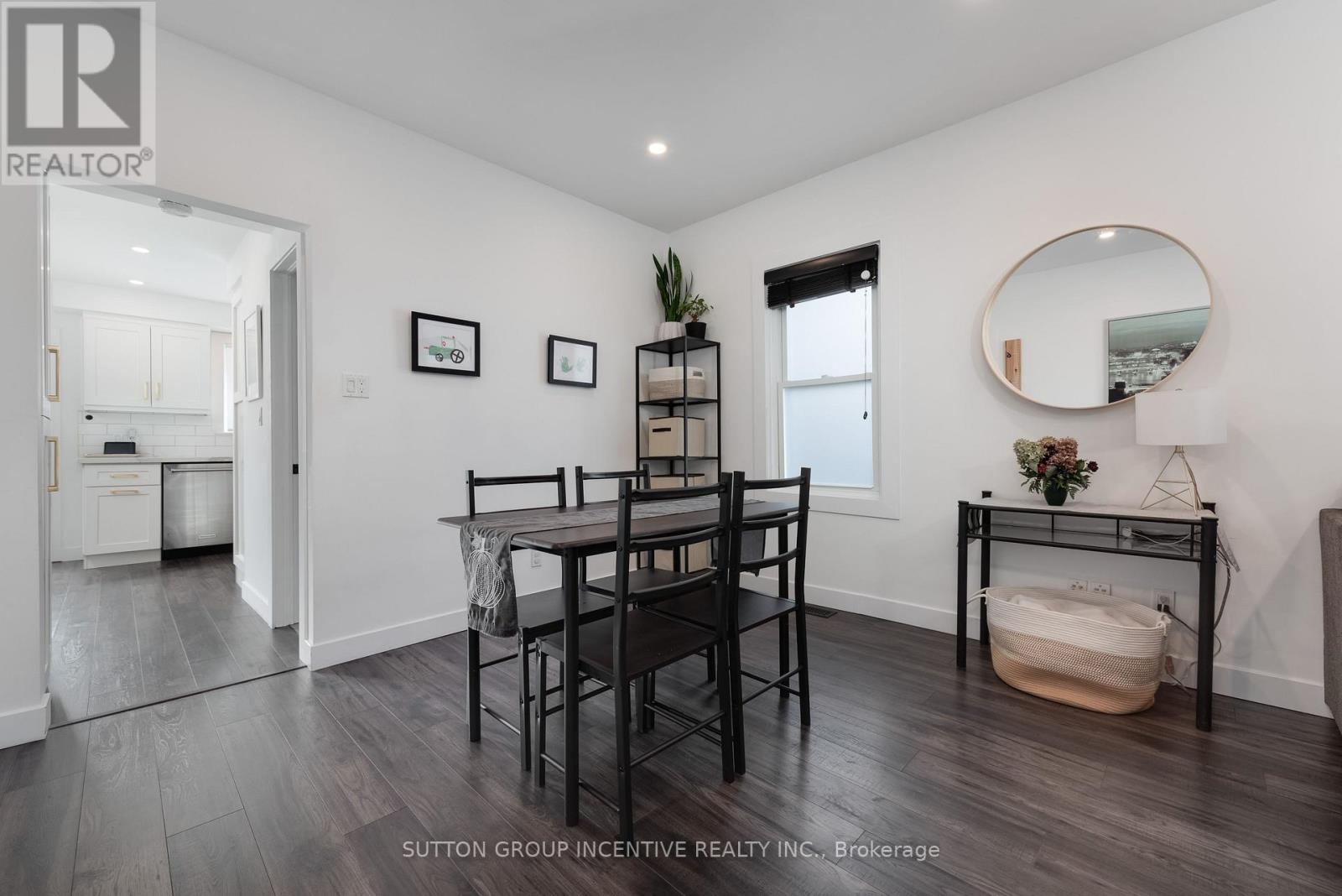 87 Dunlop Street, Orillia, Ontario  L3V 5P3 - Photo 8 - S12455448