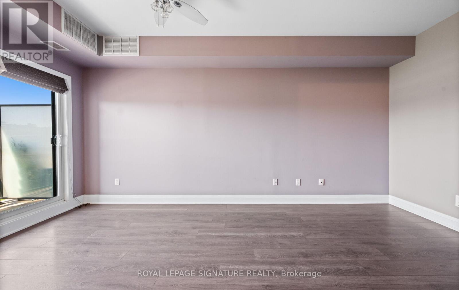 413 - 128 Garden Drive, Oakville, Ontario  L6K 0H7 - Photo 9 - W12455421