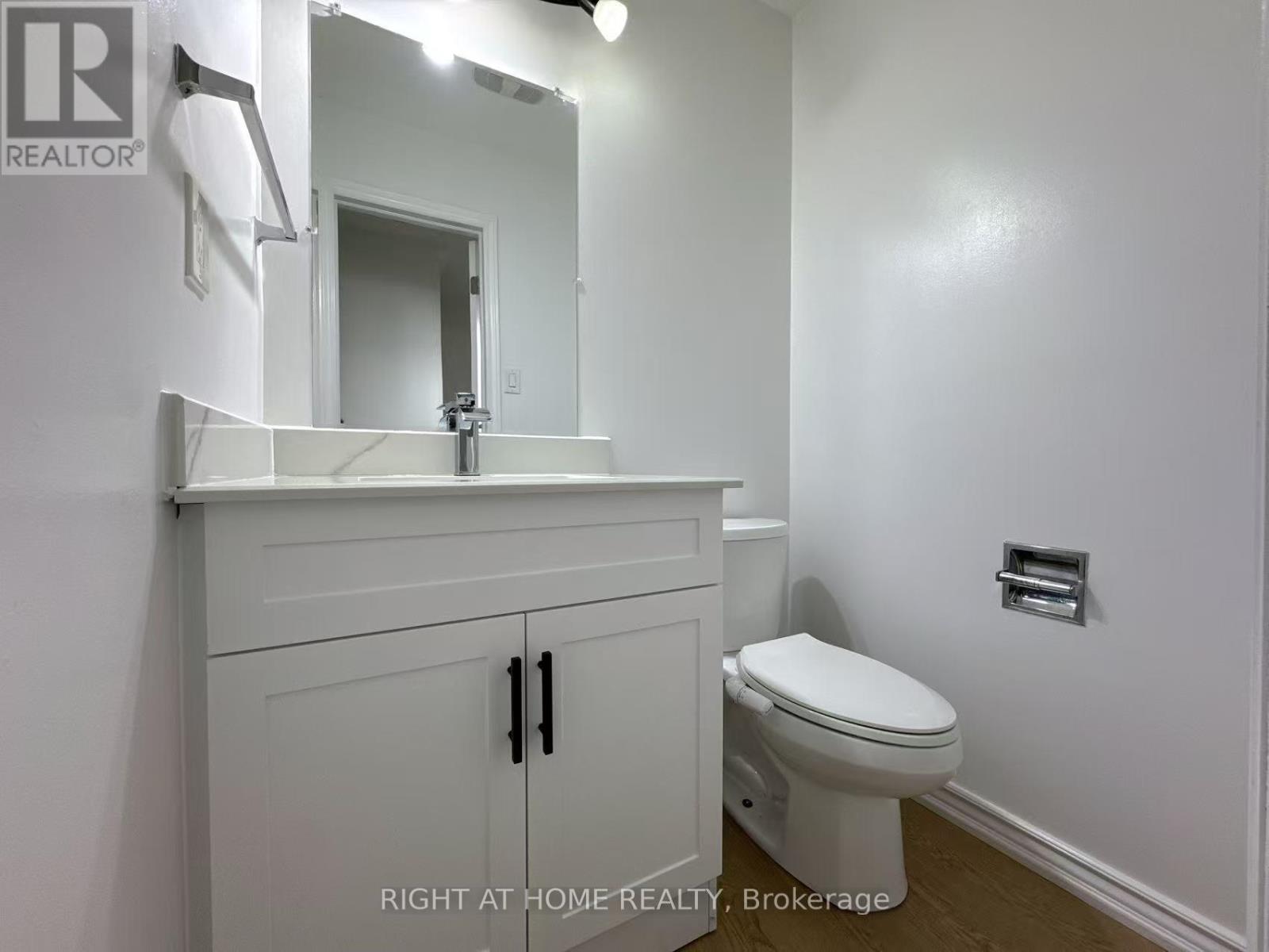 6405 Colebrook Crescent, Mississauga, Ontario  L5N 3E3 - Photo 10 - W12455429