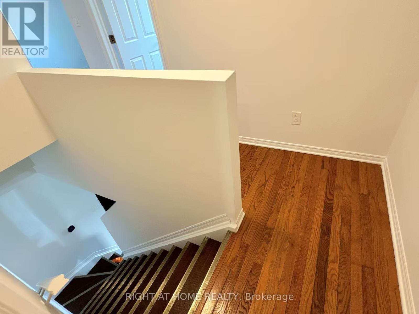 6405 Colebrook Crescent, Mississauga, Ontario  L5N 3E3 - Photo 13 - W12455429