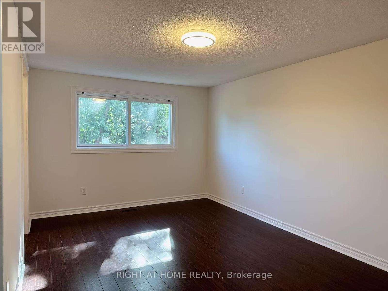 6405 Colebrook Crescent, Mississauga, Ontario  L5N 3E3 - Photo 15 - W12455429
