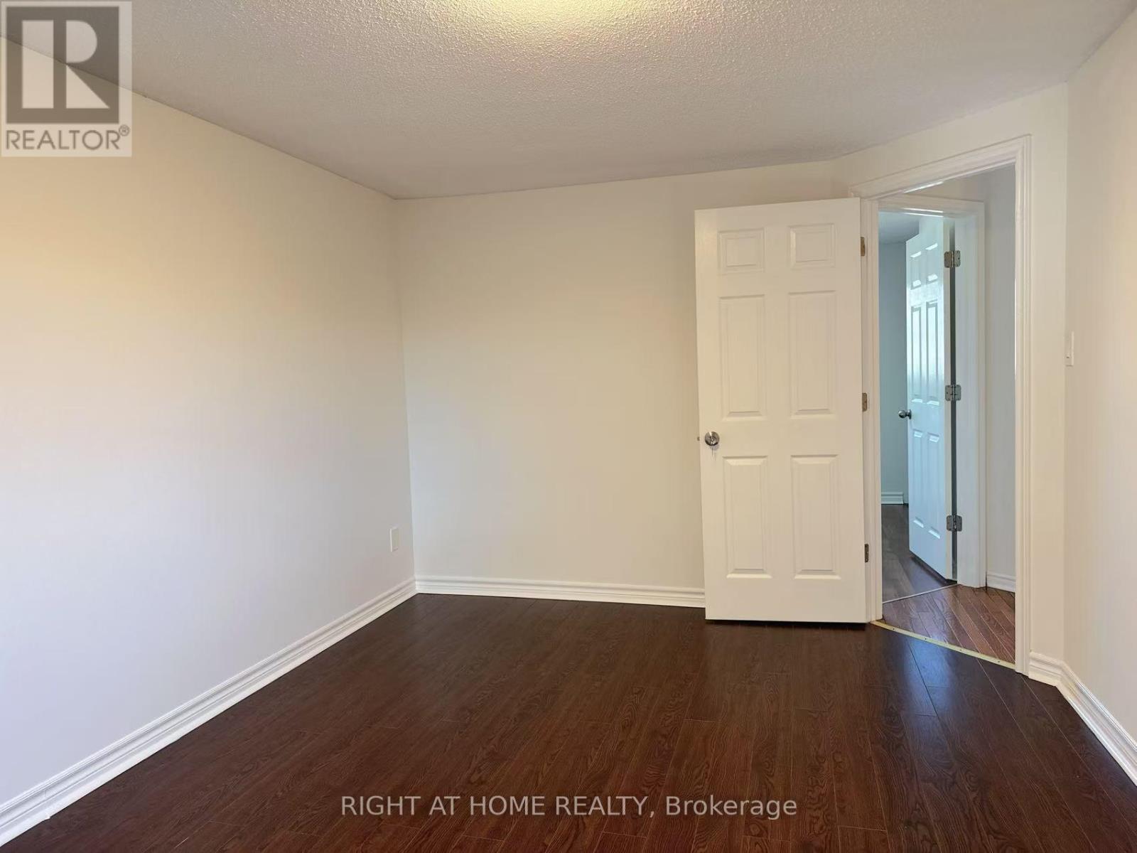 6405 Colebrook Crescent, Mississauga, Ontario  L5N 3E3 - Photo 16 - W12455429