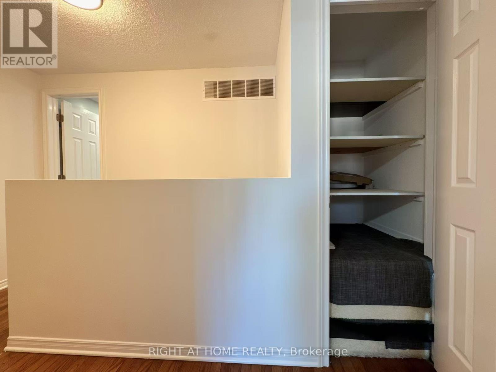 6405 Colebrook Crescent, Mississauga, Ontario  L5N 3E3 - Photo 26 - W12455429