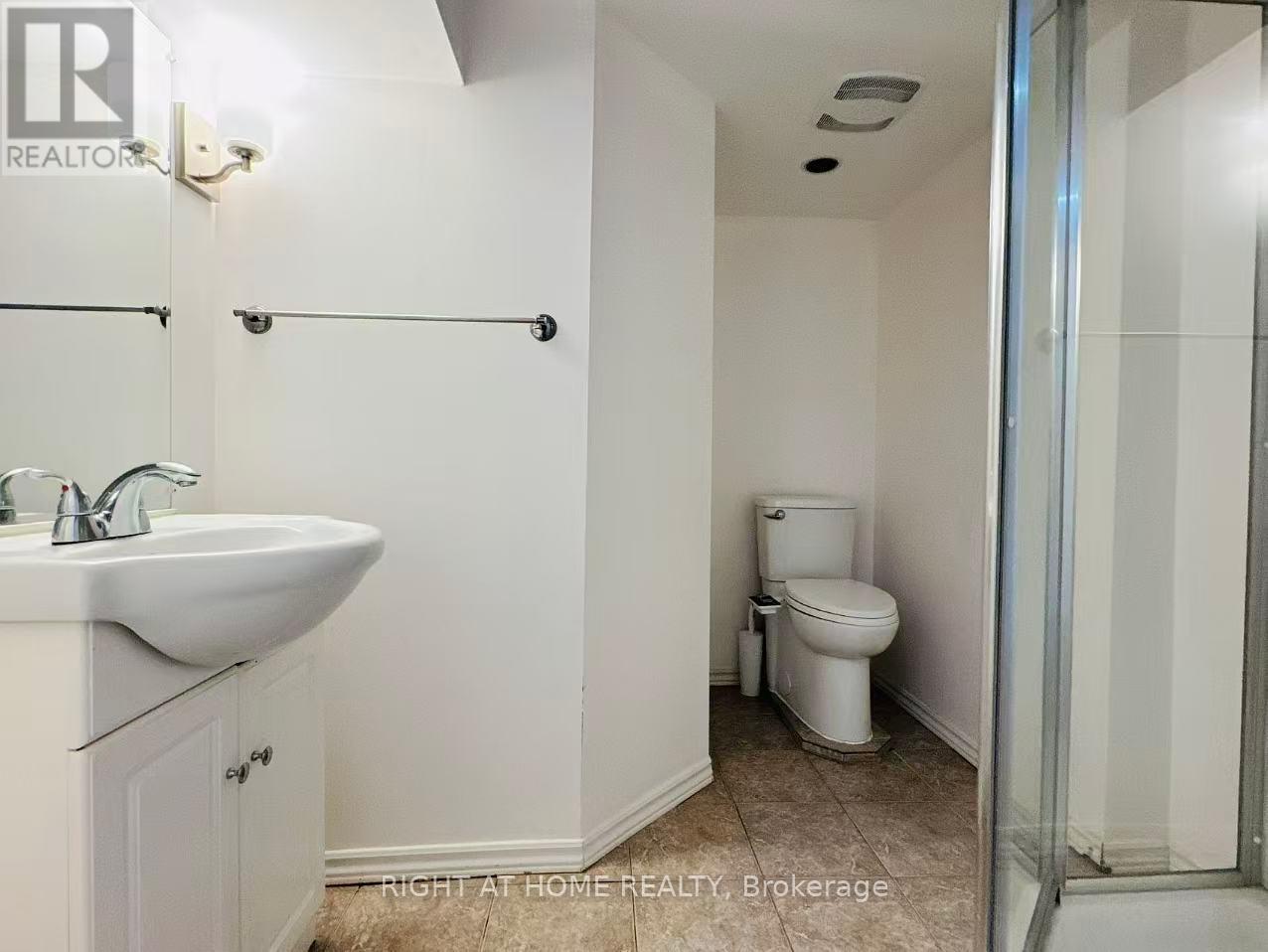 6405 Colebrook Crescent, Mississauga, Ontario  L5N 3E3 - Photo 29 - W12455429
