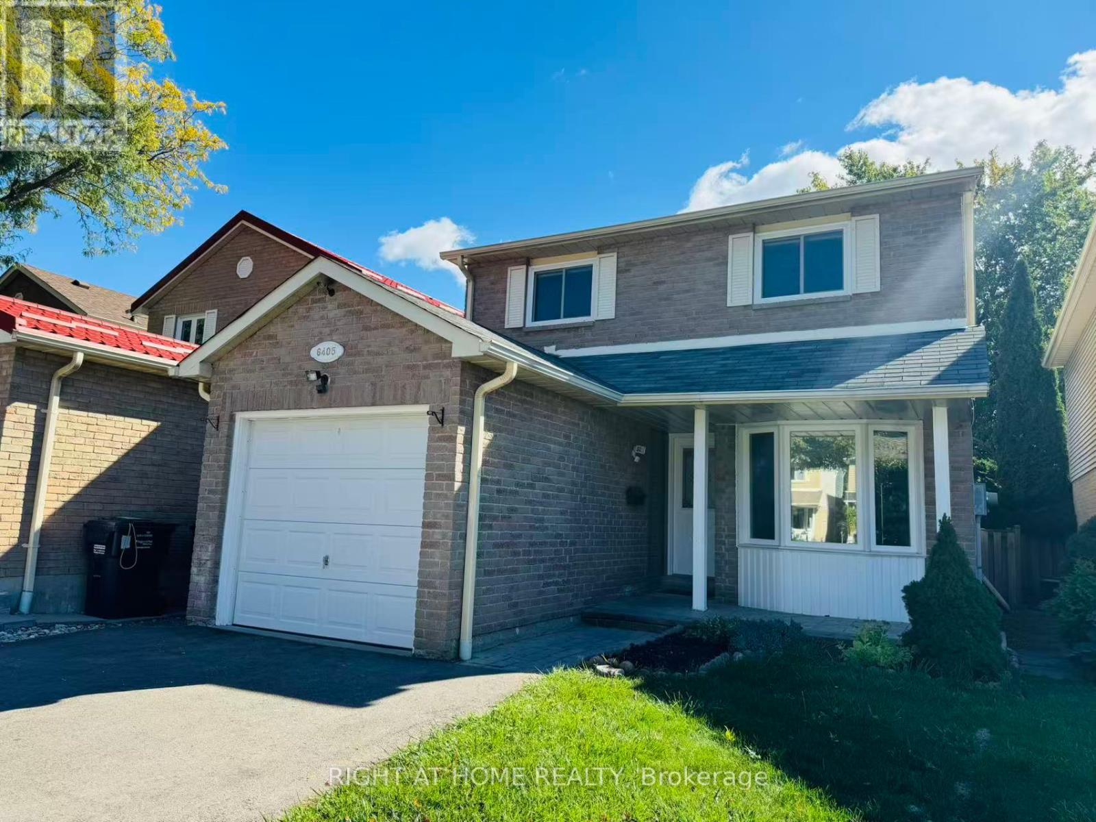 6405 Colebrook Crescent, Mississauga, Ontario  L5N 3E3 - Photo 3 - W12455429