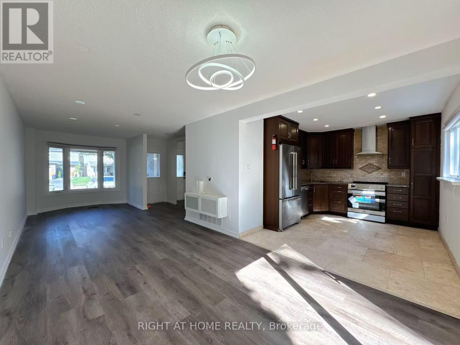 6405 Colebrook Crescent, Mississauga, Ontario  L5N 3E3 - Photo 8 - W12455429