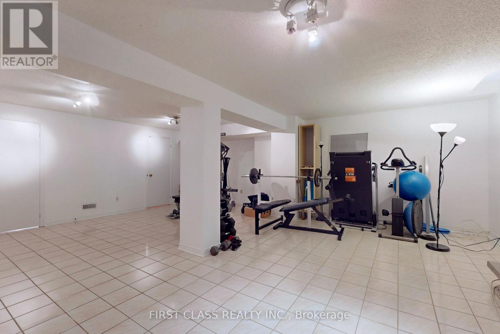 7 Kenpark Avenue, Brampton, Ontario  L6Z 3P4 - Photo 33 - W12455432