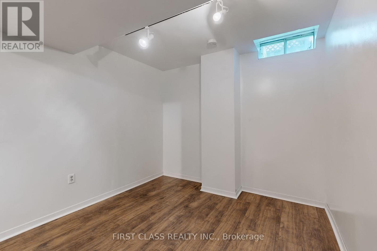 7 Kenpark Avenue, Brampton, Ontario  L6Z 3P4 - Photo 38 - W12455432
